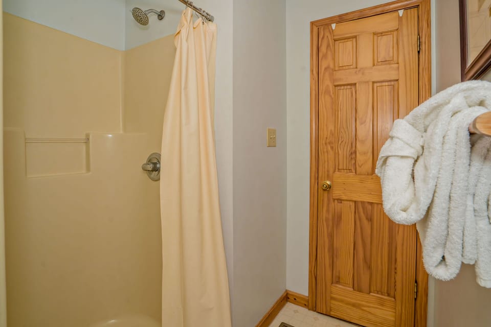 Master bathroom-upstairs
