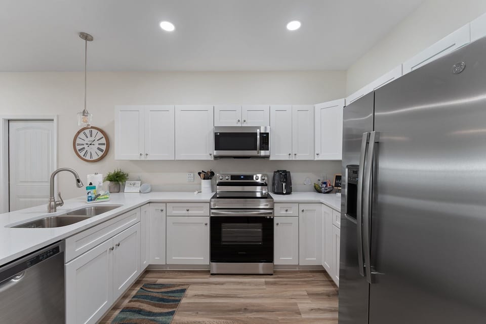Roomy kitchen that’s fully stocked