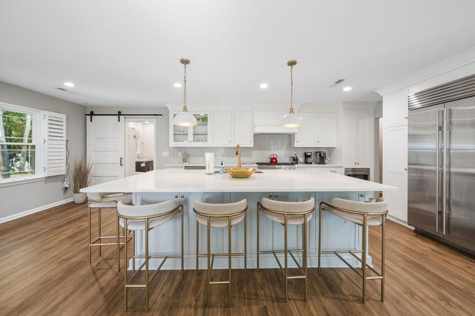 Kitchen Island With Seating for 6 | IOP Escapes Beach Blessing | 3705 Hartnett Blvd, Isle of Palms, SC