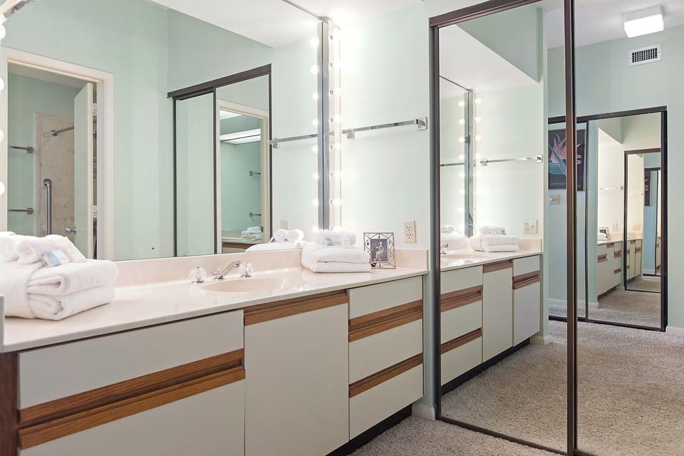 Primary Full Bathroom