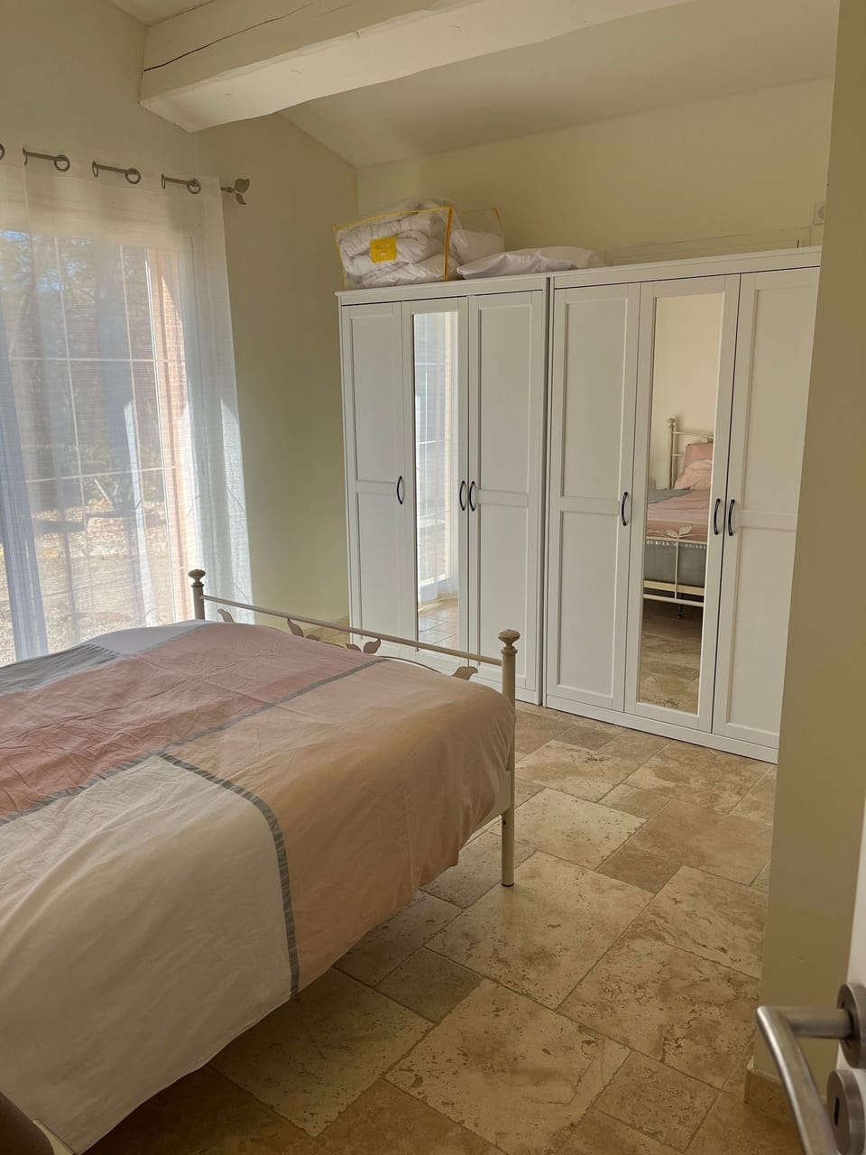 Condo | Desk, soundproofing, free WiFi, bed sheets