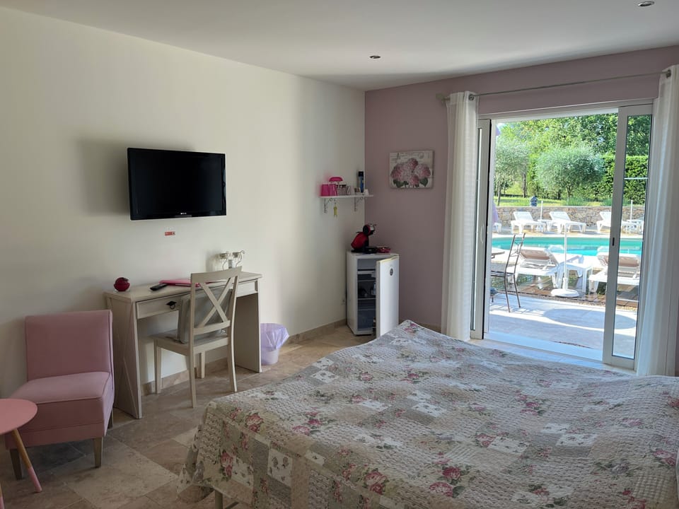 Classic Room | Desk, soundproofing, free WiFi, bed sheets