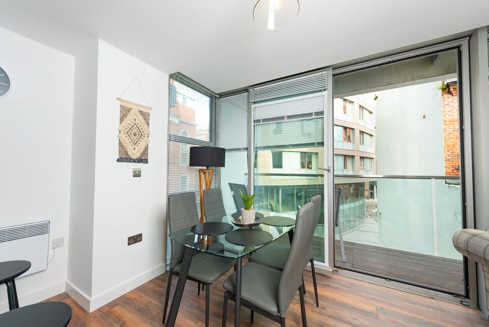 Apartment | Dining