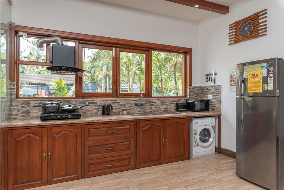 Grand Villa, City View | Private kitchen