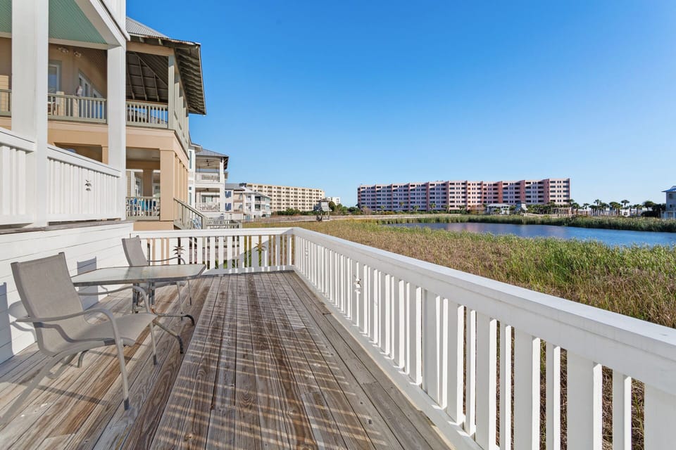 22-Aqua-Easy-Lower-Patio