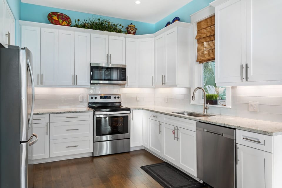 22-Aqua-Easy-Kitchen