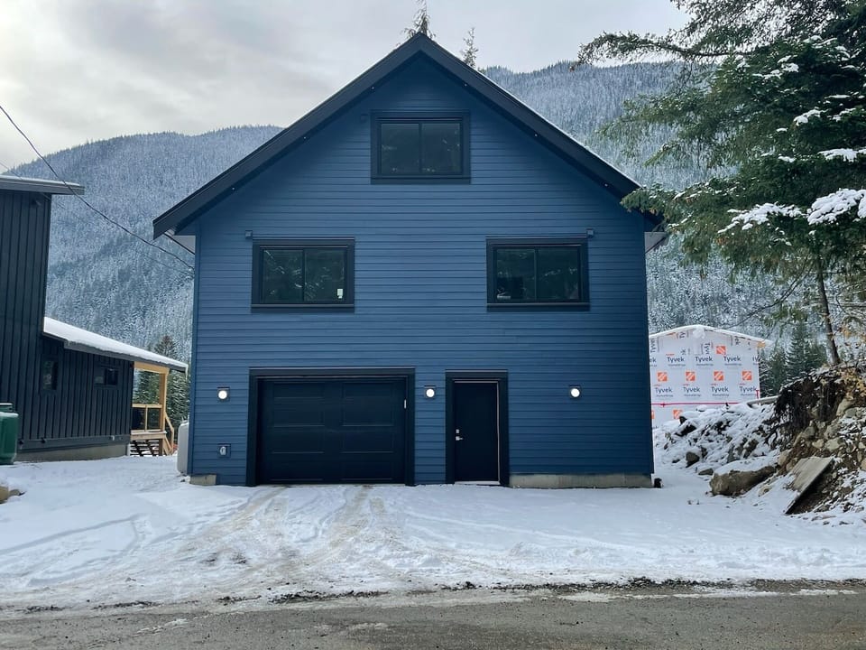 Full-size, heated garage, perfect for loading/unloading gear, kids
