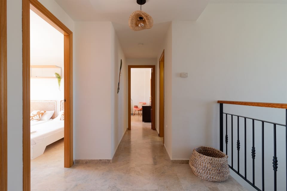 Connection between the bedrooms