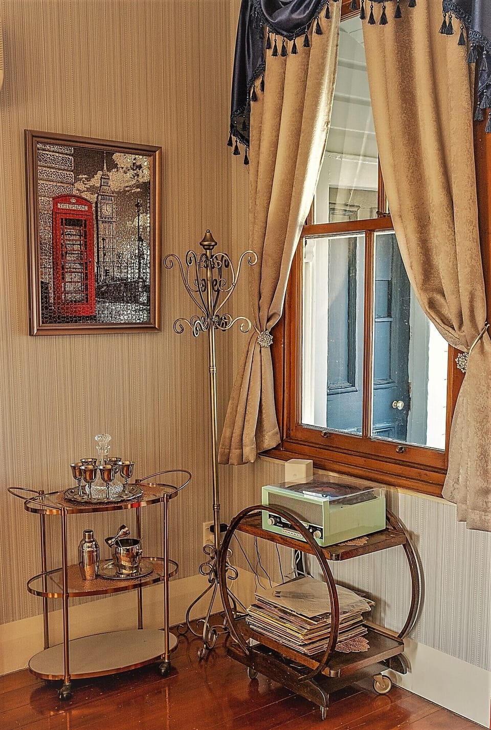 Romantic primary Bedroom with 4-Poster