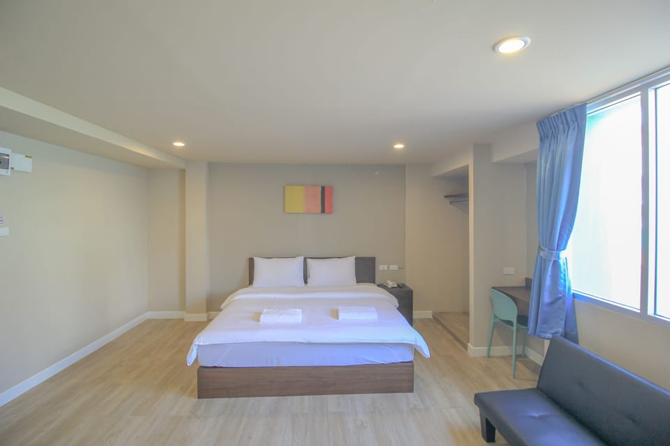 Standard Double Room, 1 King Bed | Free WiFi, bed sheets
