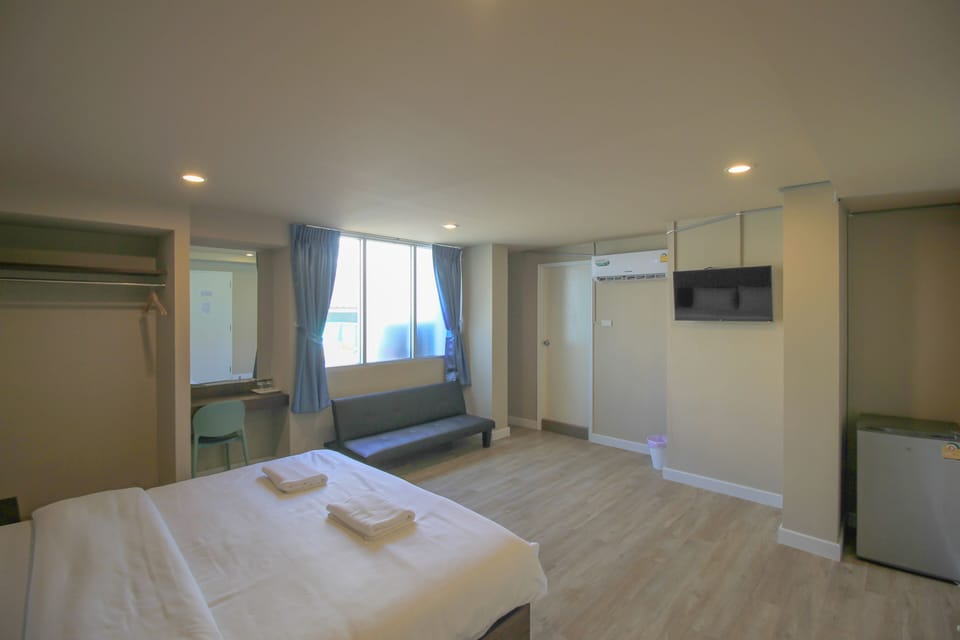 Standard Double Room, 1 King Bed | Free WiFi, bed sheets