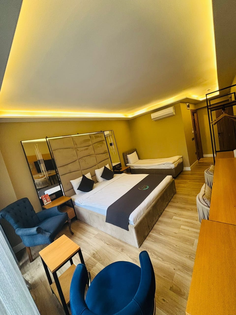 Deluxe Double Room | Hypo-allergenic bedding, minibar, in-room safe, desk