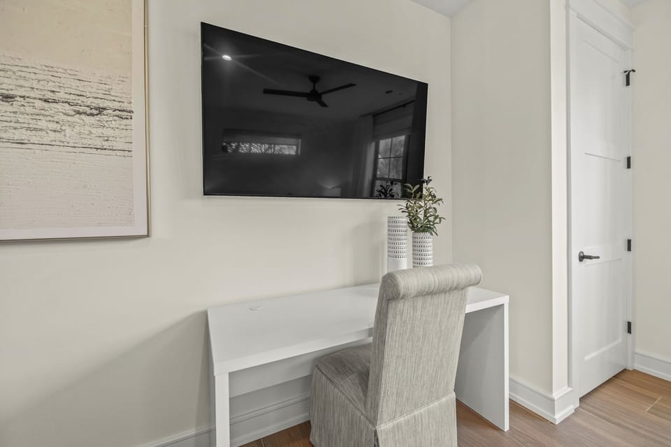 Second Bedroom - King