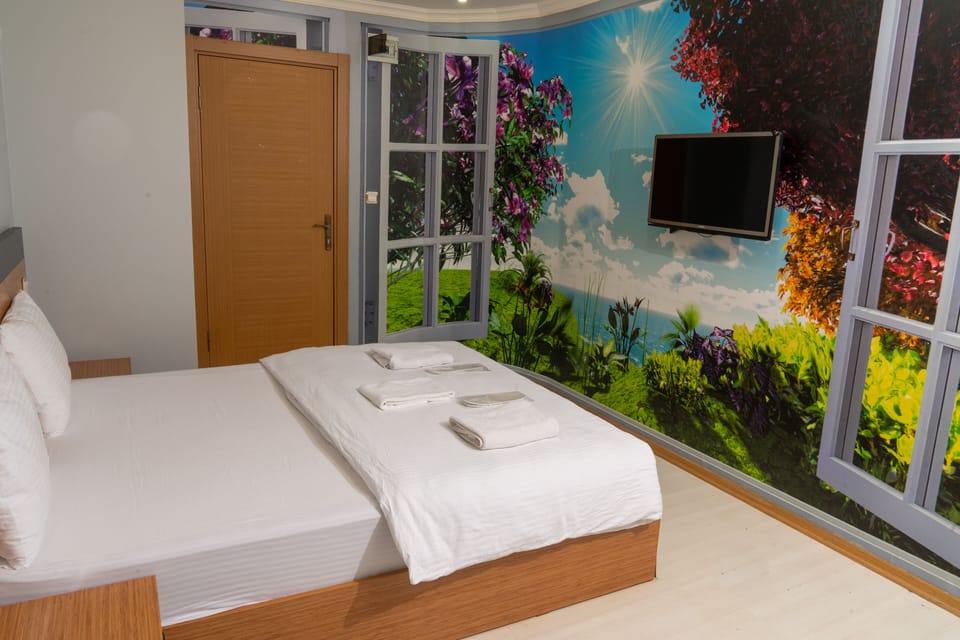 Economy Room, 1 Double Bed | Egyptian cotton sheets, premium bedding, minibar, free WiFi