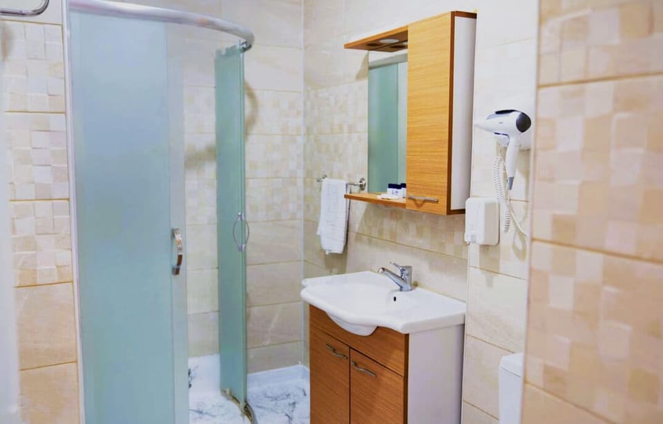 Egyptian cotton sheets, premium bedding, minibar, free WiFi