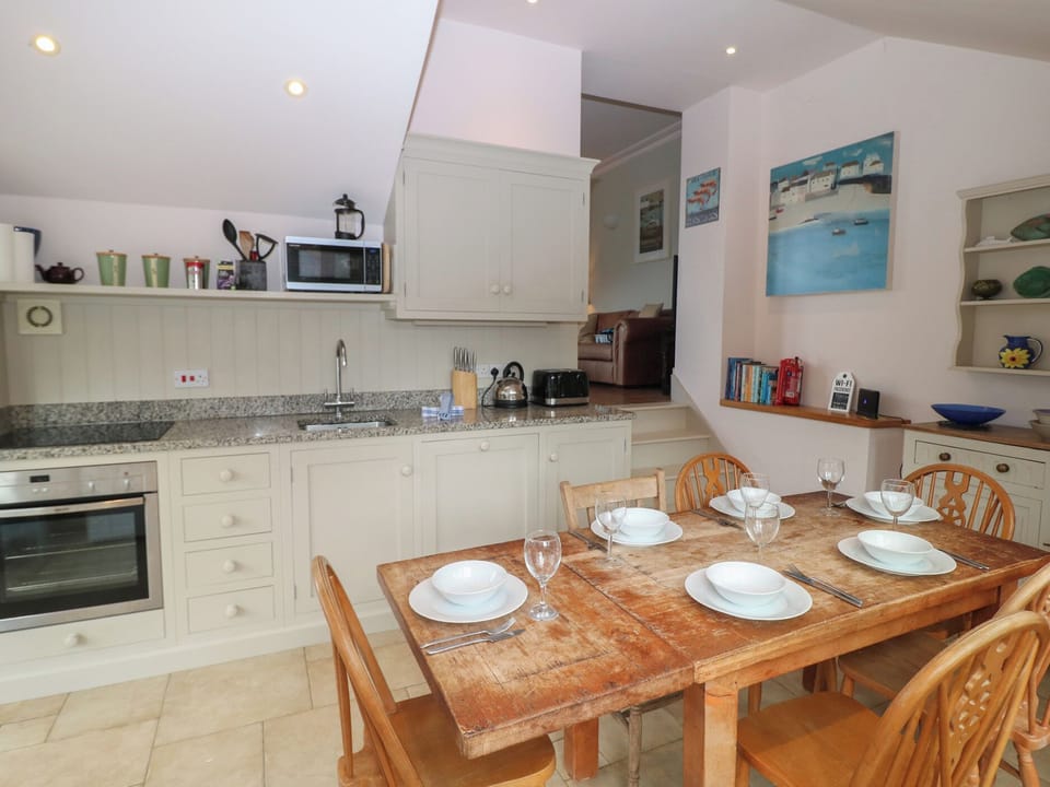 Cottage | Private kitchen | Fridge, dishwasher, electric kettle, toaster