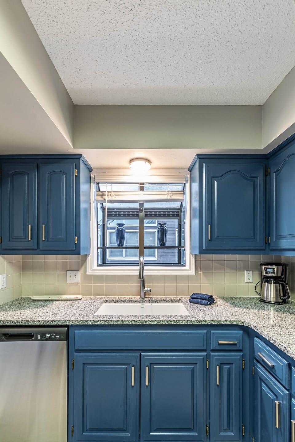 Granite countertops for easy cleanup