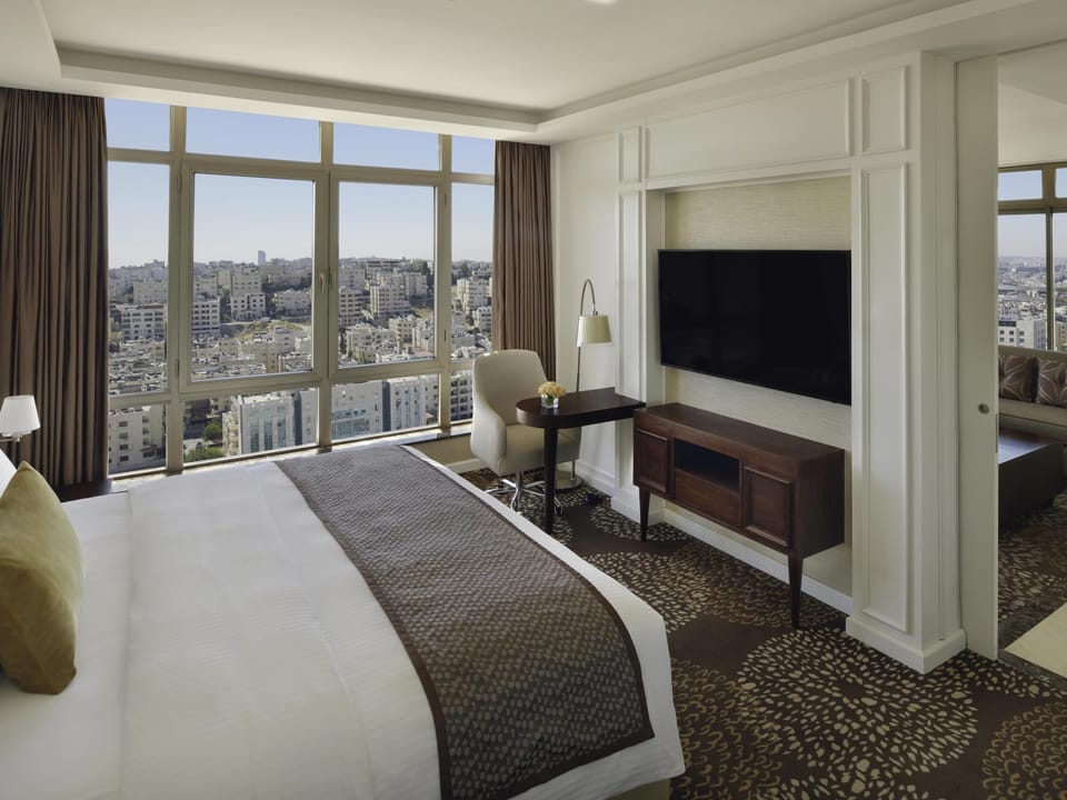1 bedroom, hypo-allergenic bedding available, minibar, in-room safe