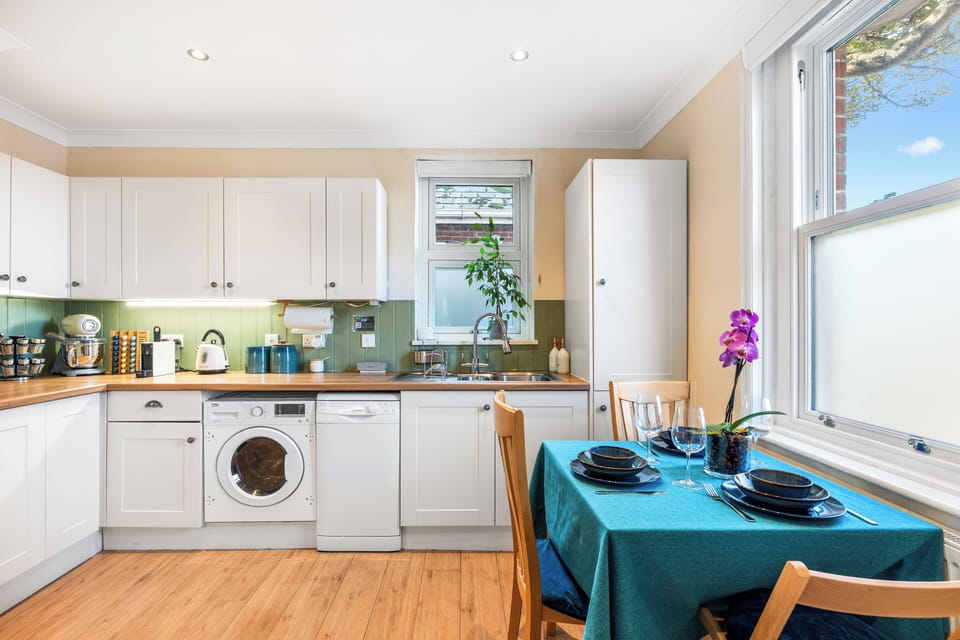 Washer-dryer and dishwasher – pods and tablets provided