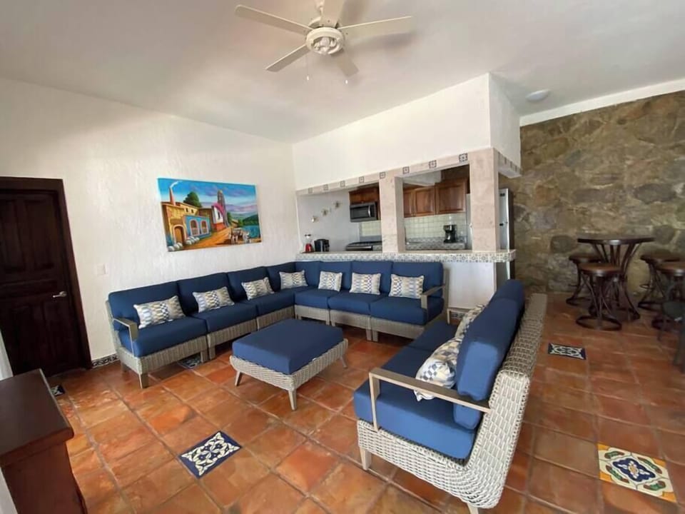 Living Room in the Hacienda.
Sala en la Hacienda