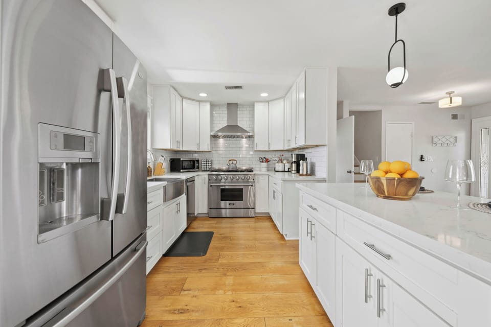 You will lack for nothing in our gorgeous designer kitchen
