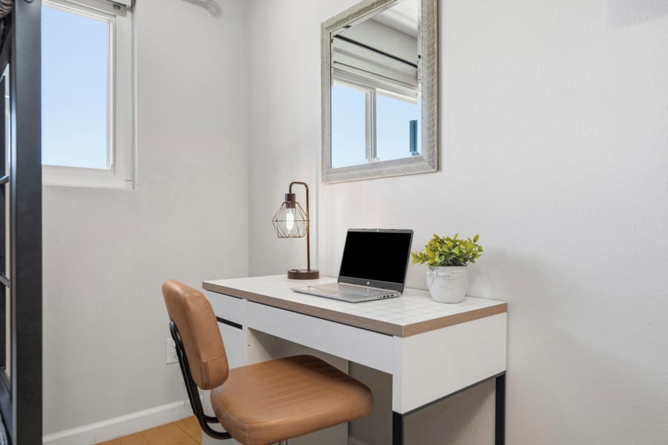 A dedicated workspace perfect for virtual commuters & students

