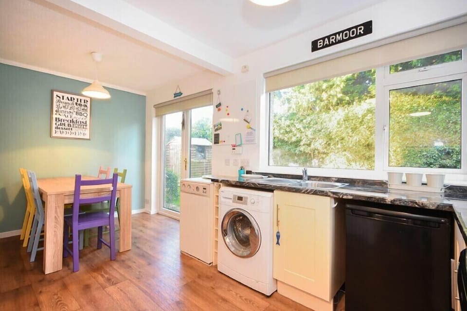 Fridge, dishwasher, cookware/dishes/utensils