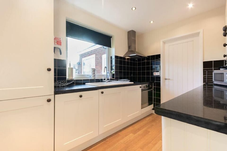 Fridge, dishwasher, cookware/dishes/utensils