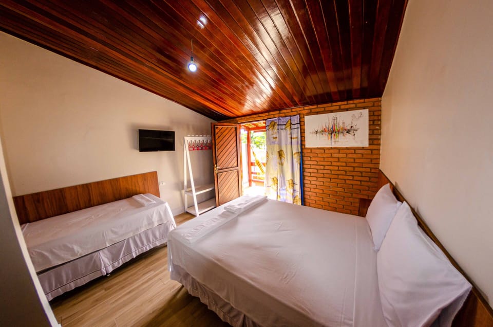 Exclusive Triple Room | Free WiFi, bed sheets