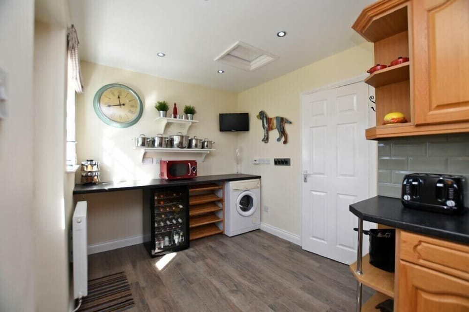 Fridge, dishwasher, cookware/dishes/utensils