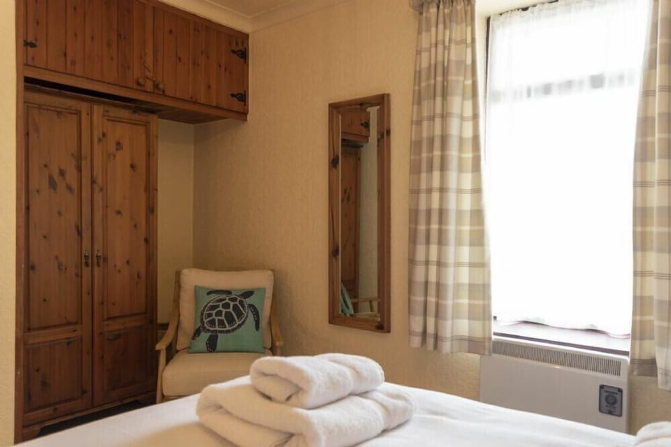 2 bedrooms, individually decorated, individually furnished, free WiFi