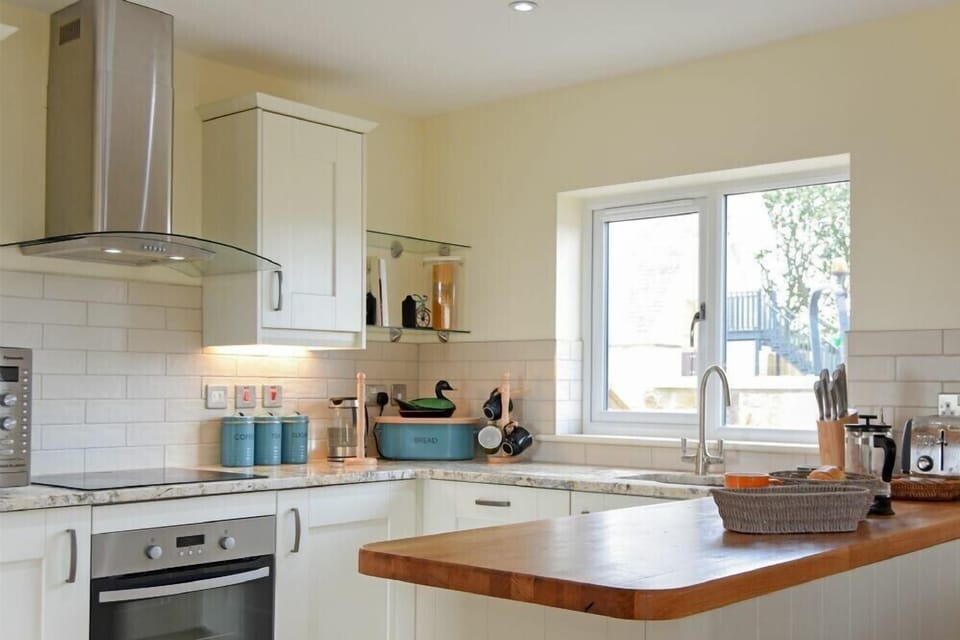 Dishwasher, cookware/dishes/utensils
