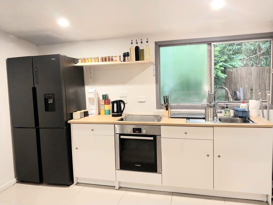 fully equipped kitchen 