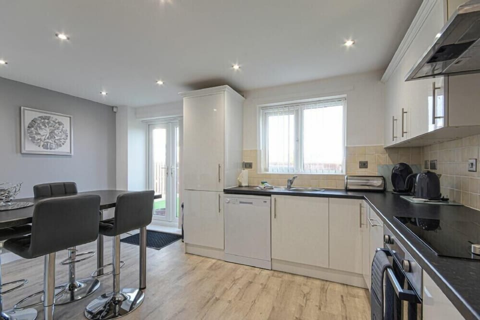 Fridge, dishwasher, cookware/dishes/utensils