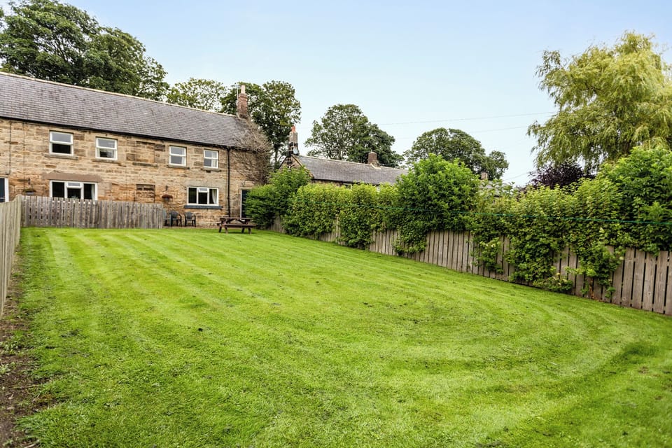 Cottage | Property grounds