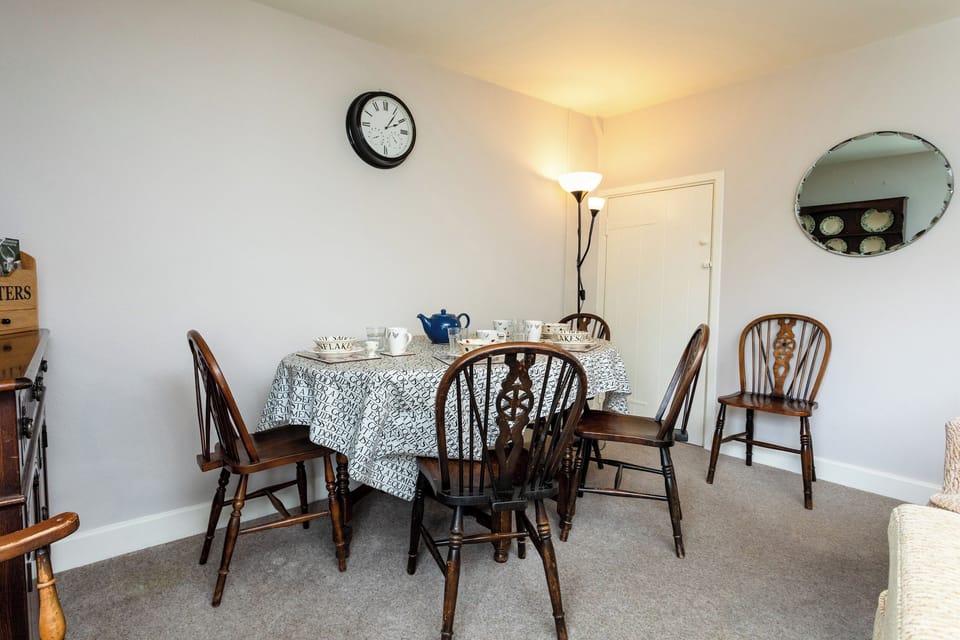 Cottage | Interior