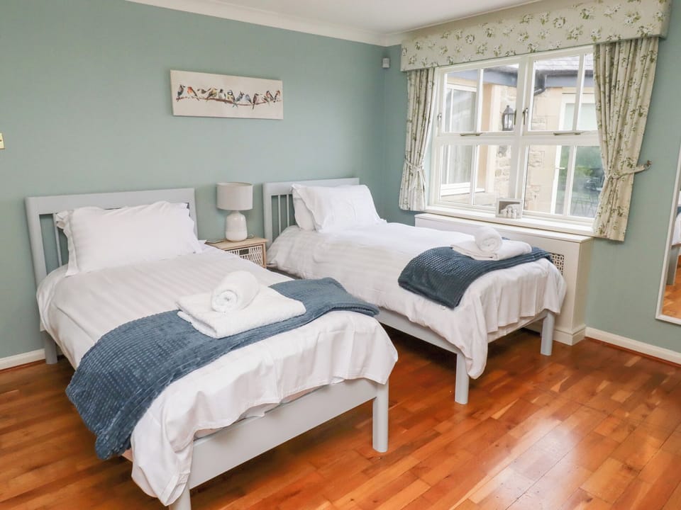 5 bedrooms, individually decorated, individually furnished, free WiFi