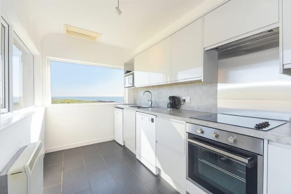 Fridge, dishwasher, cookware/dishes/utensils