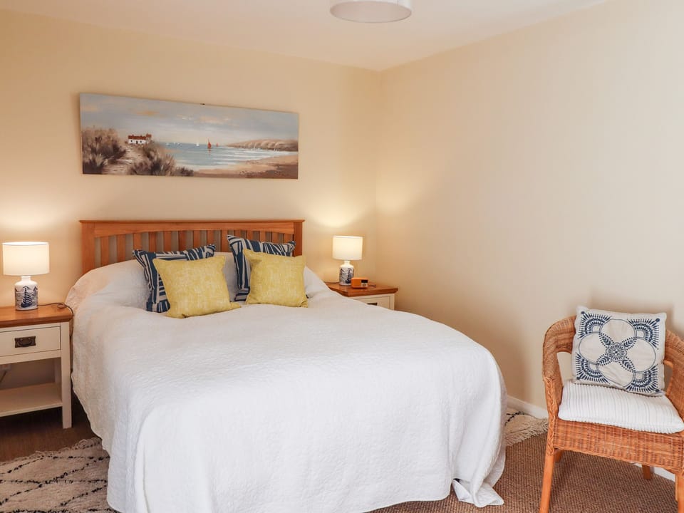 Cottage | 2 bedrooms, individually decorated, individually furnished, free WiFi