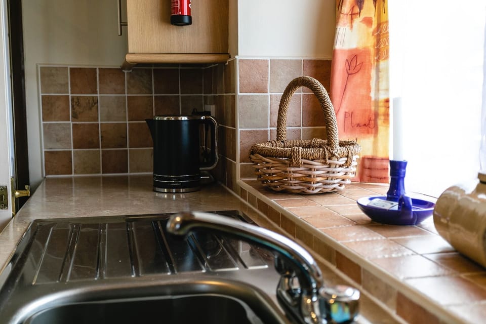 Cottage | Private kitchen | Cookware/dishes/utensils