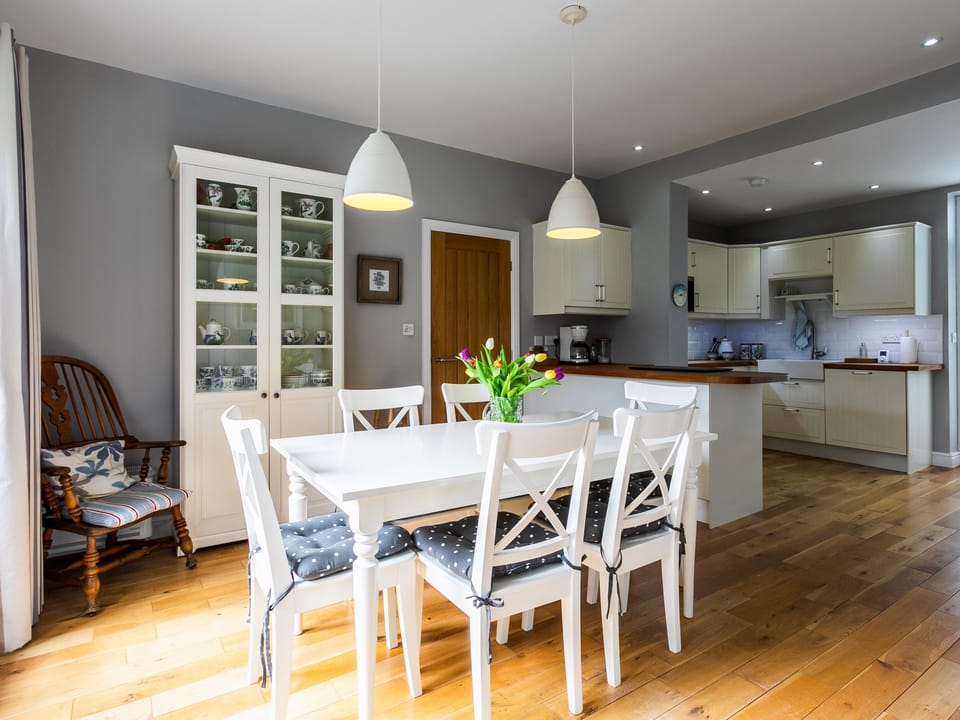 Cottage | Interior