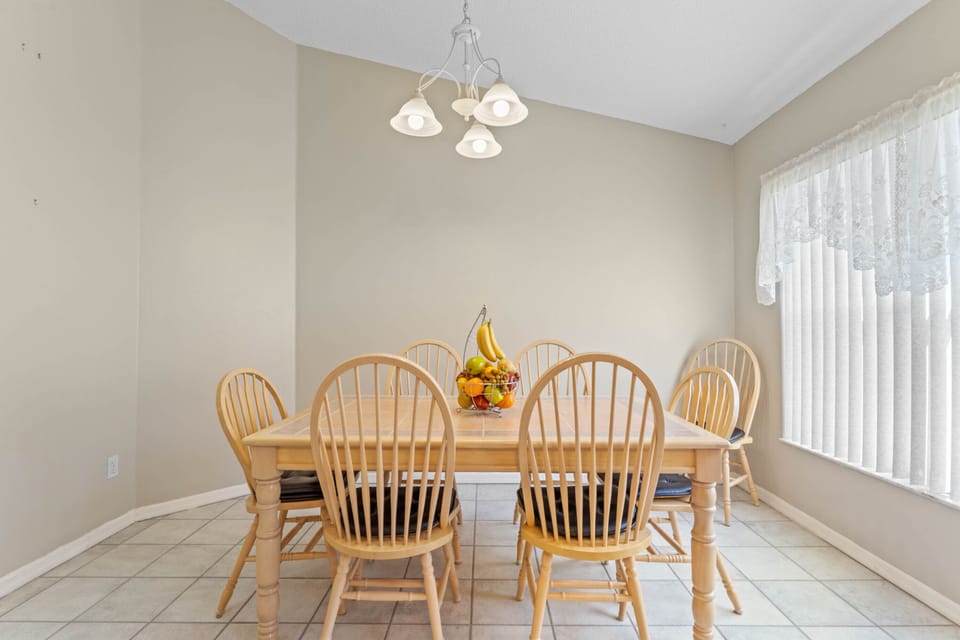 Informal dining room next to the kitchen sits 6

