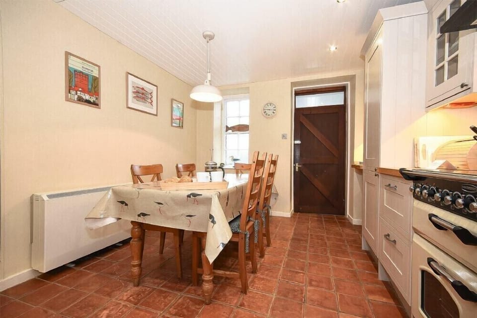 Fridge, dishwasher, electric kettle, toaster