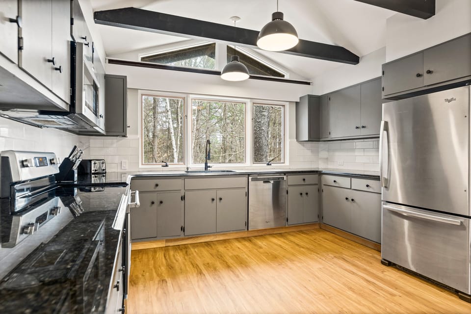 Homemade meals are best prepared here! fully equipped with essential amenities.