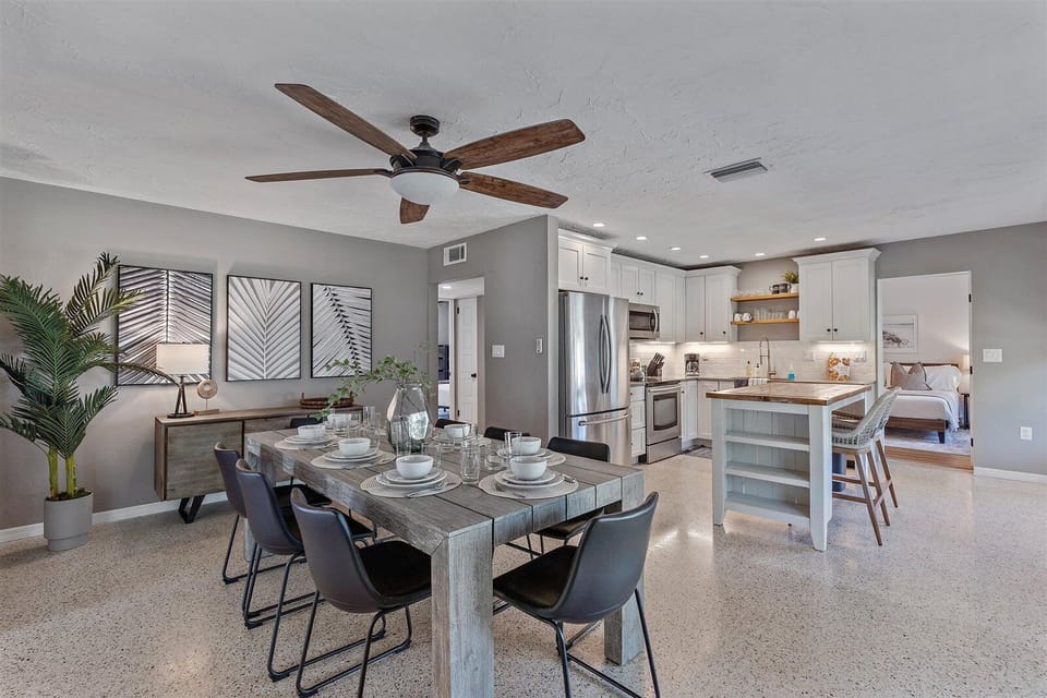 As you step through the front door, you are greeted with this beautiful coastal design!