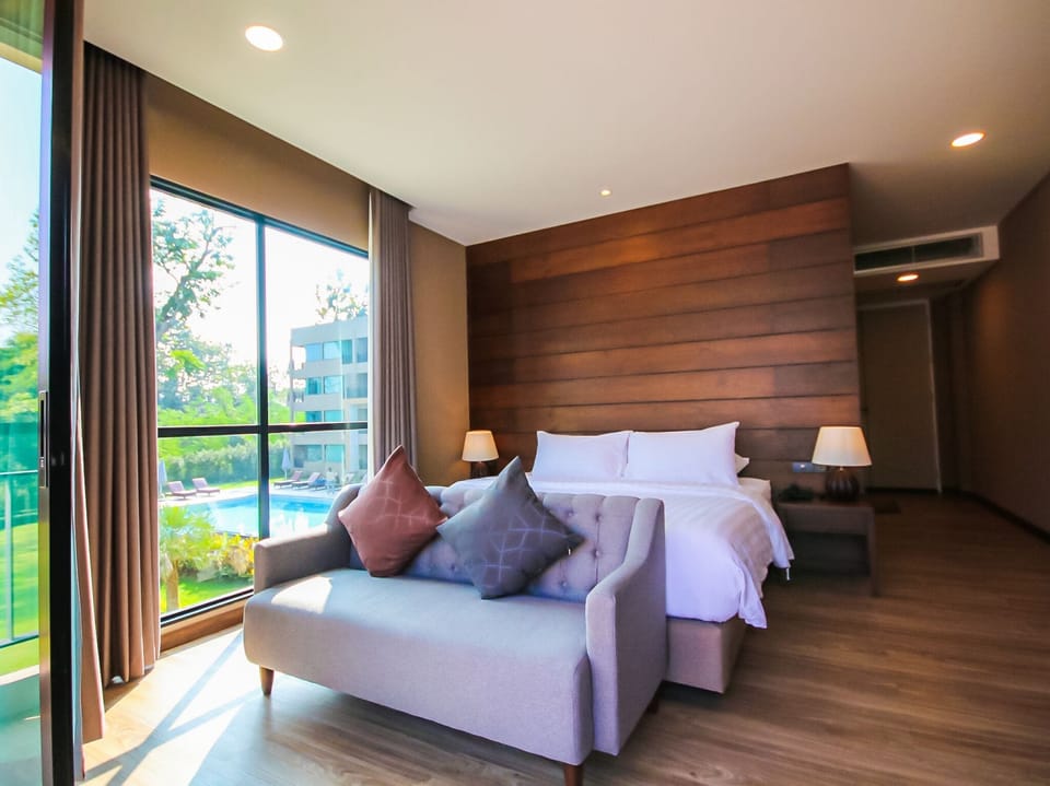 Premier Double Room | Individually decorated, laptop workspace, free WiFi, bed sheets