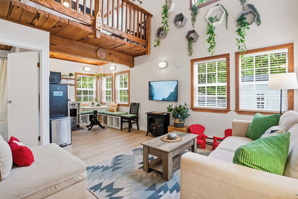 "For a peaceful, cozy escape with amazing nature access, this is the place." -HT