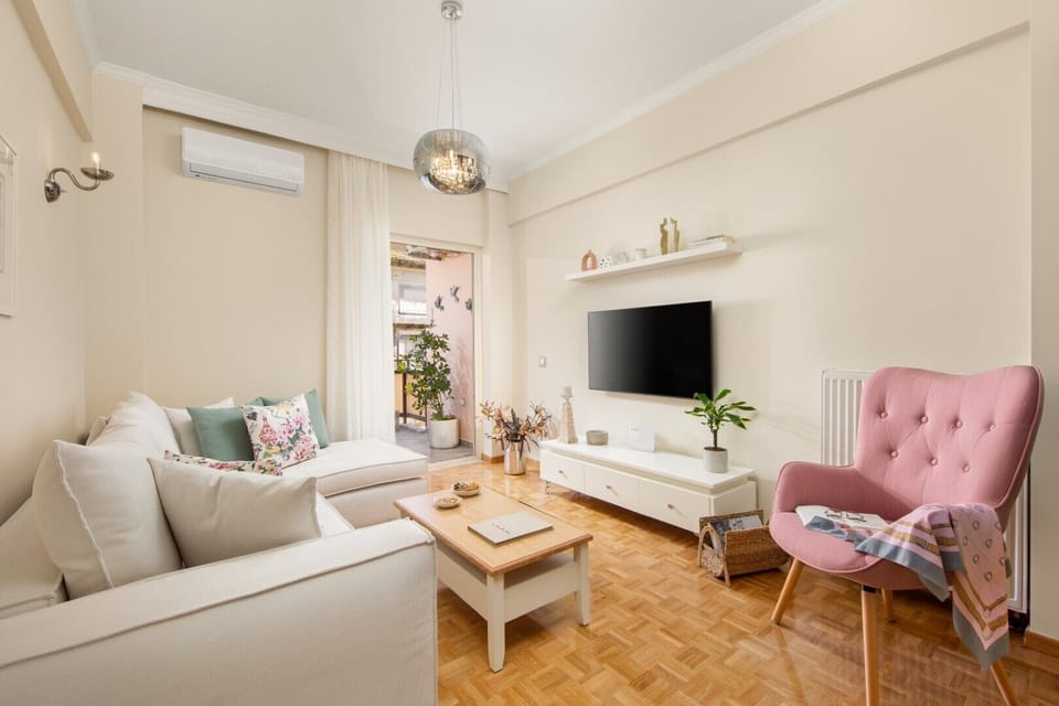 Luxury Apartment | Living area | Flat-screen TV