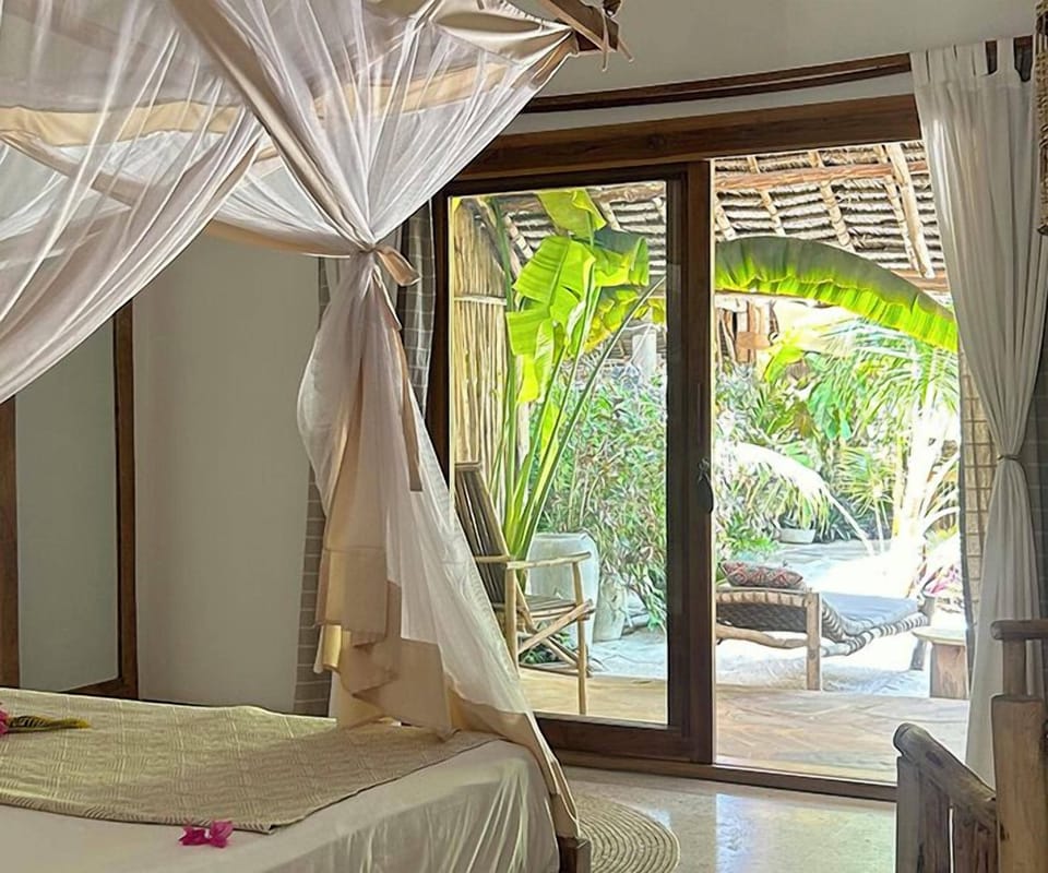 In-room safe, bed sheets