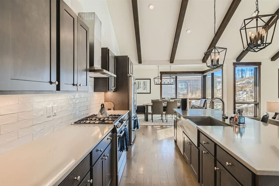 Fully stocked luxury kitchen